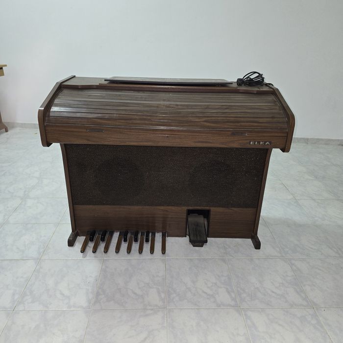 Orgão Elka E19 antigo
