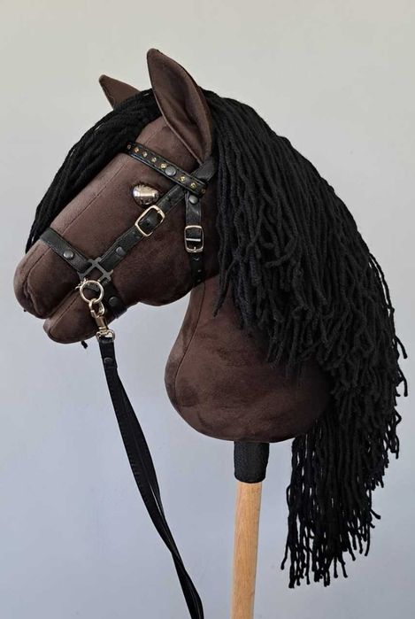 Hobby Horse A4 BRĄZOWY, GNIADY + rzęsy, konik na kiju