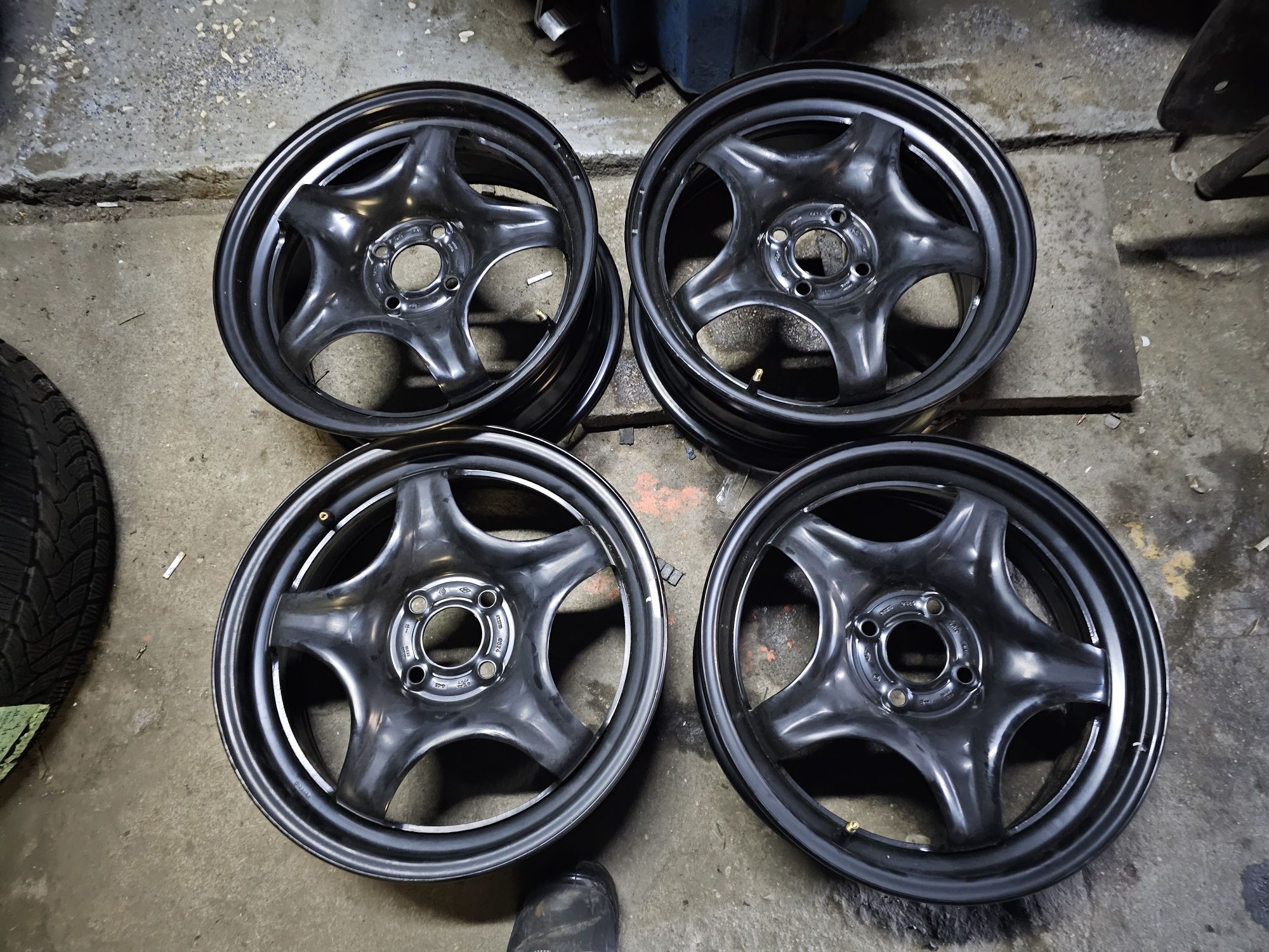 Felgi Stalowe Strukturalne Nowe-Demo Renault-Dacia R16 4x100 ET37-6.5J