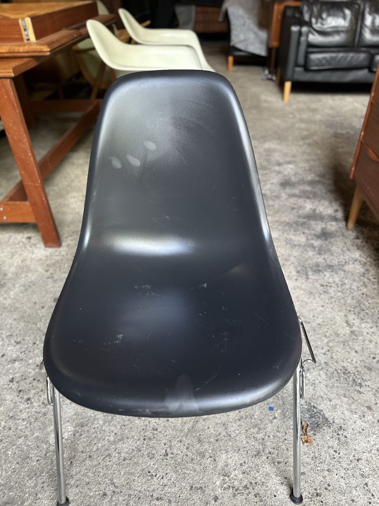 Krzesło Vitra Eames DSS oryginał