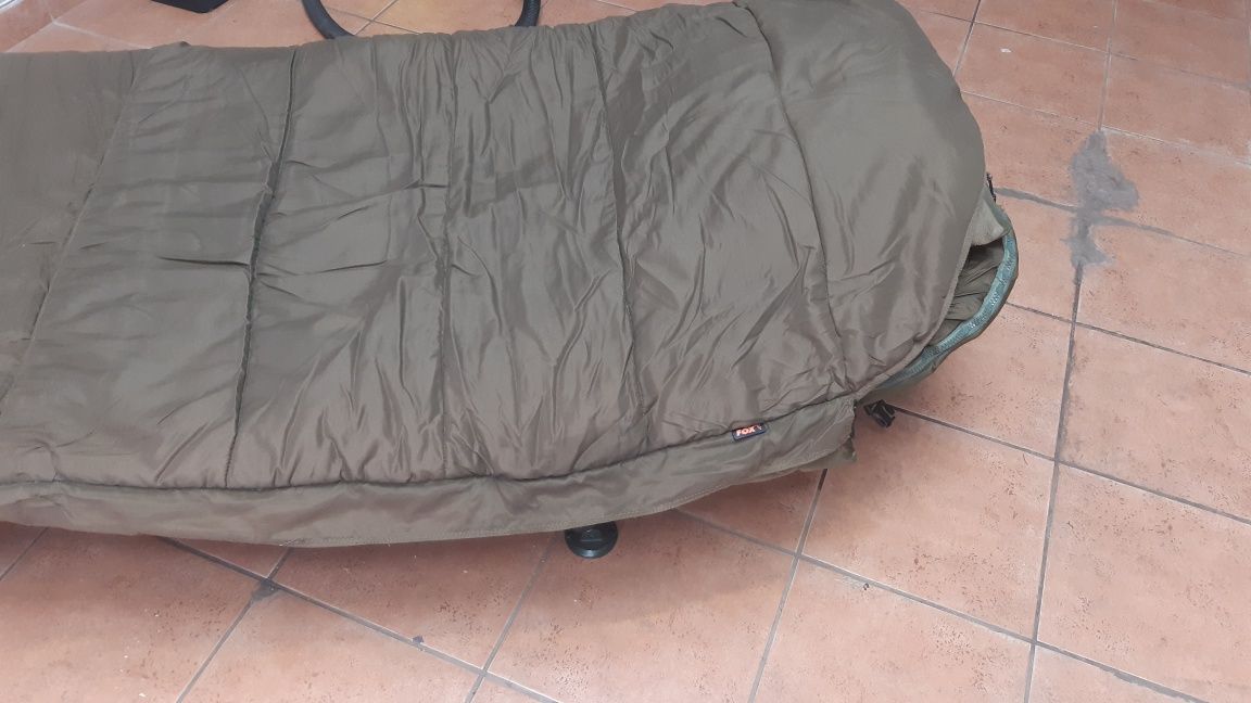 Łóżko Karpiowe Fox Flatliner 6 Leg  Bedchair System ze spiworem