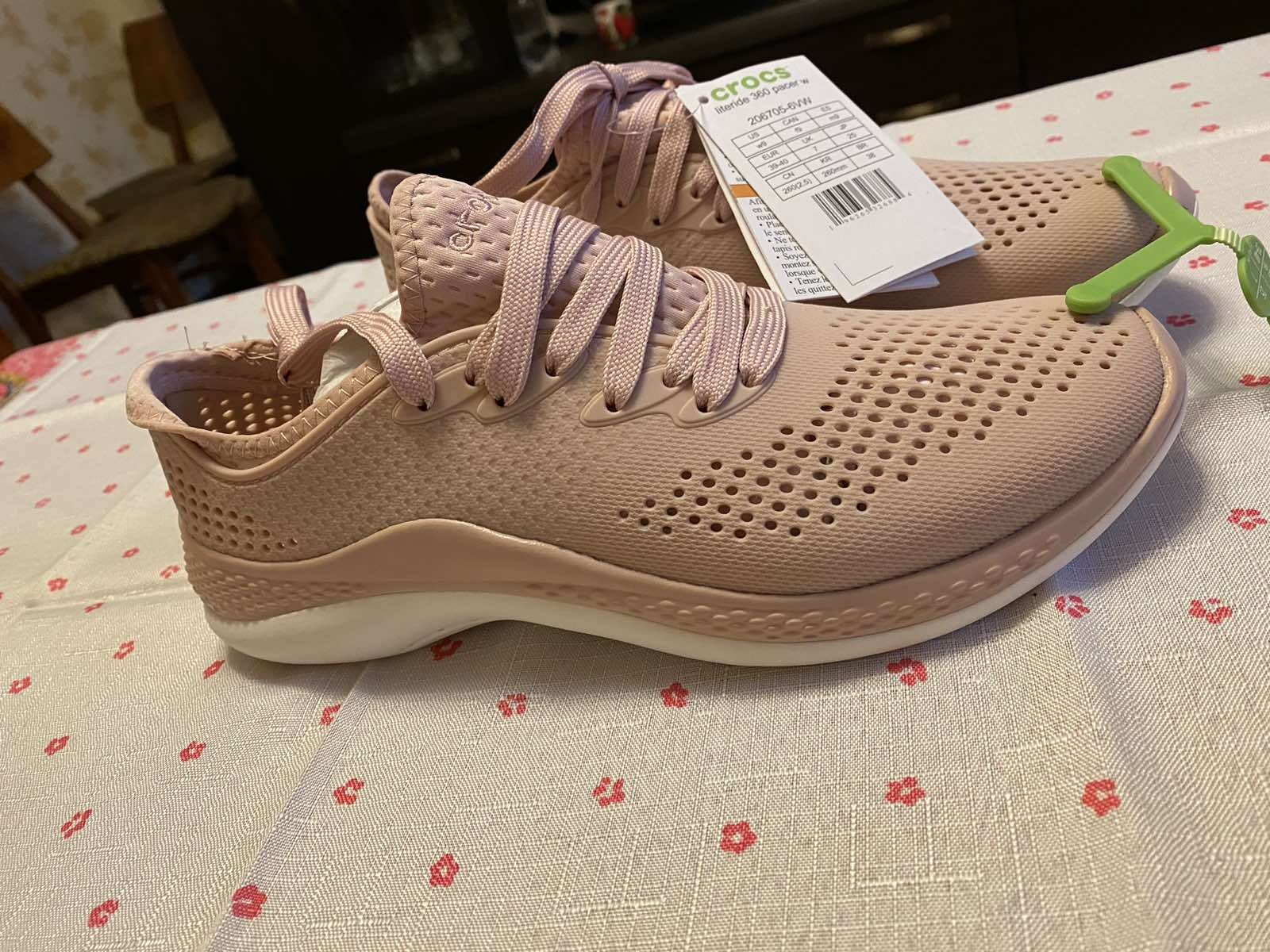 Женские базовые летние кросовки Crocs.40 размер,  26 см стелька.