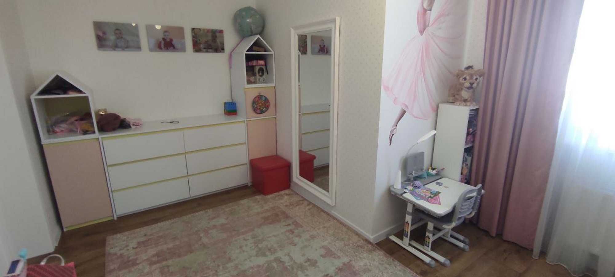 Від власника. Крюківщина. 270 м2. 10 соток. Котеджне містечко Удачний