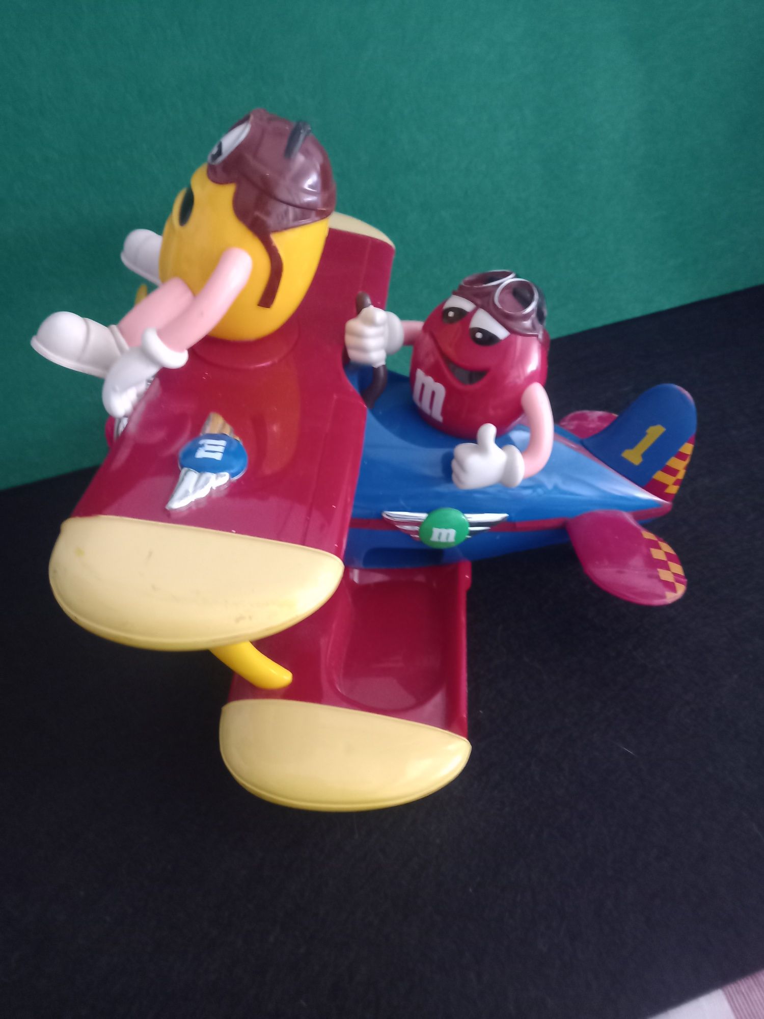 Avião M & M.....