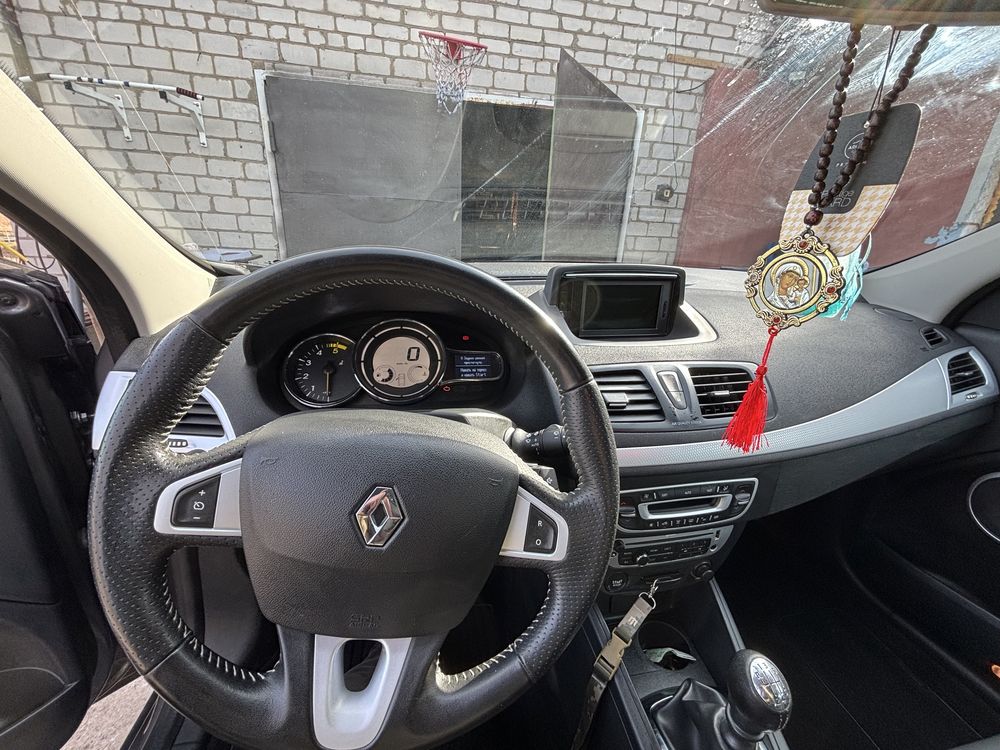 Продам доглянутий автомобіль рено меган