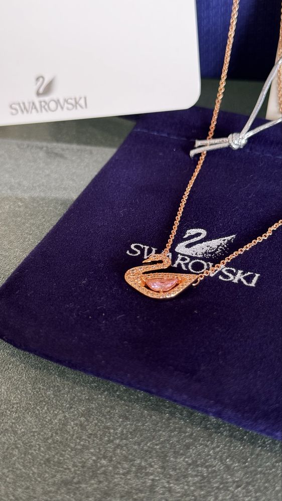 Colar cisne swarovski