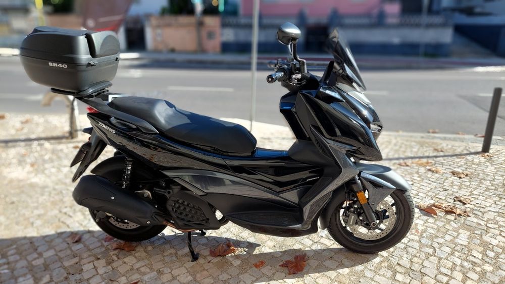 Zontes 125 scooter