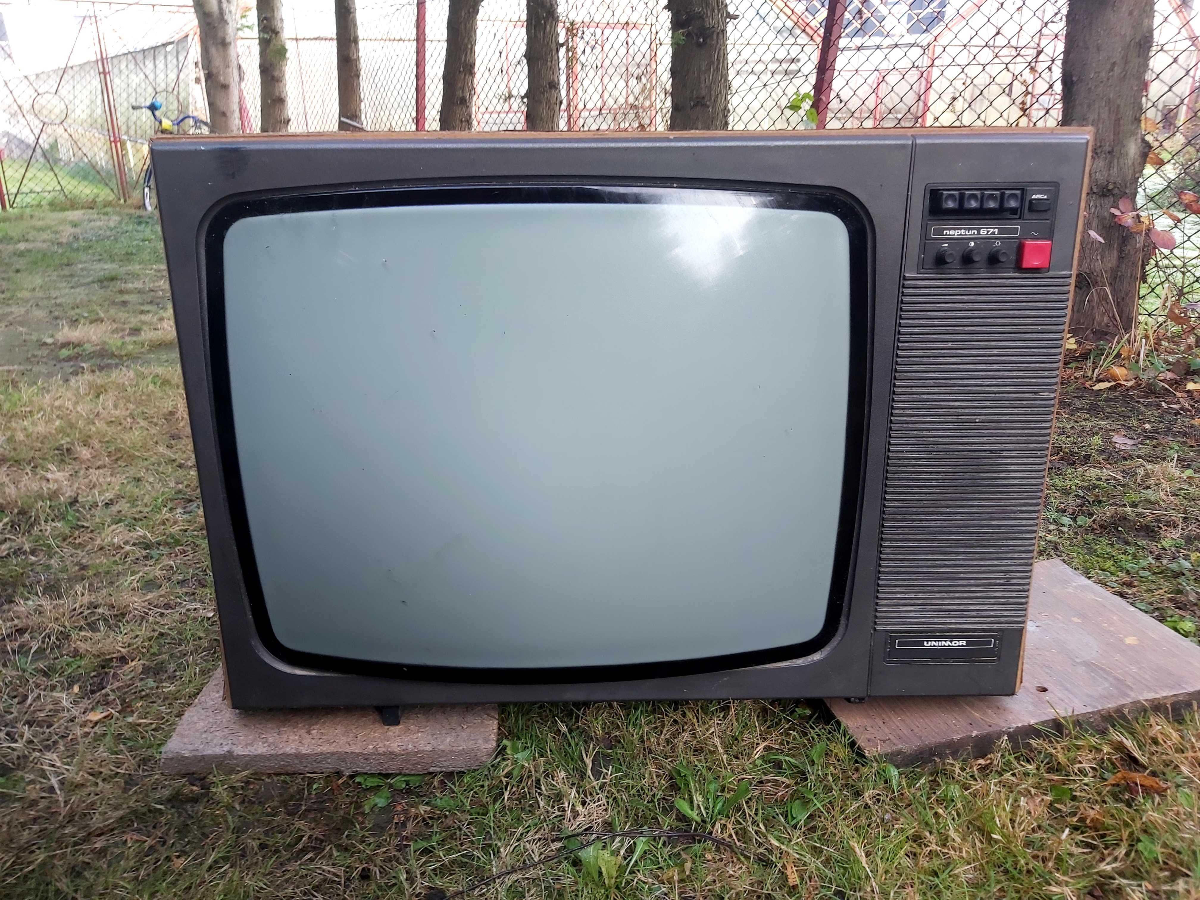 telewizor czarnobiały PRL - Unimor NEPTUN 671 Unitra ODBIÓR BOCHNIA