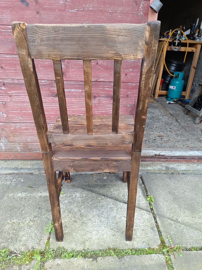 Krzesło w stylu rustykalnym