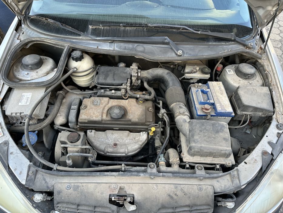 Peugeot 206 1.1 cc (LER BEM O ANUNCIO)