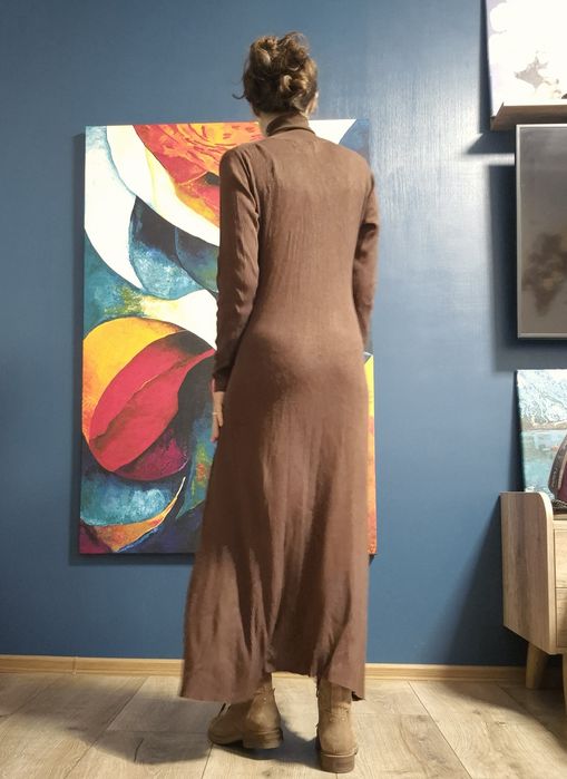 Коричнева шоколад трикотажна міді сукня плаття в рубчик