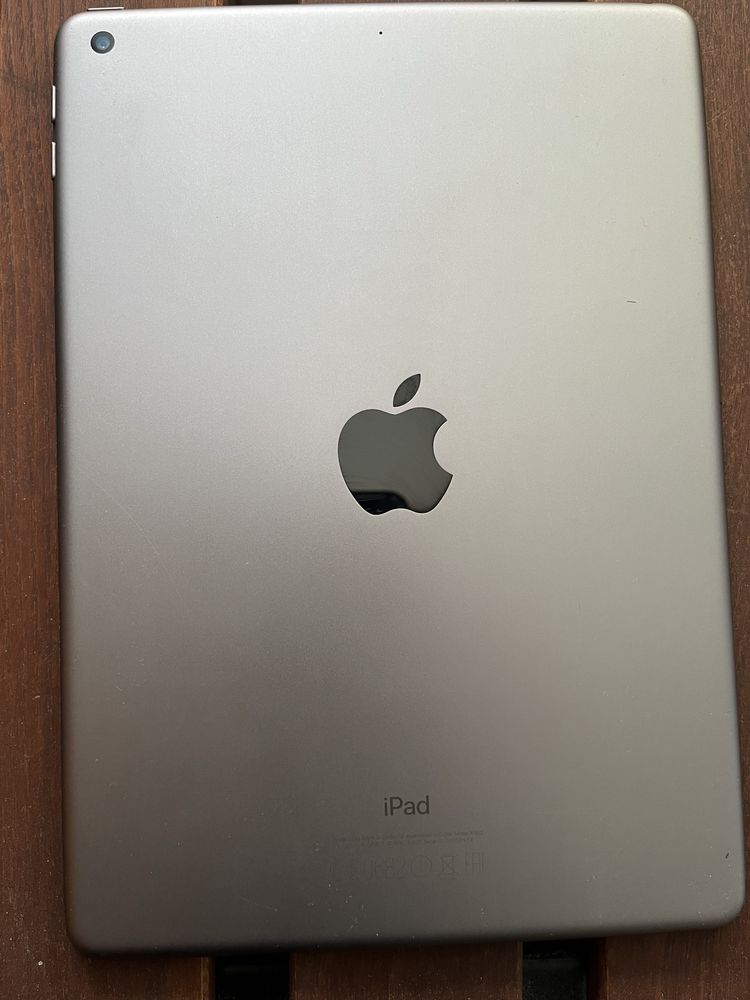 iPad 5 generacji model MP2F2NF/A