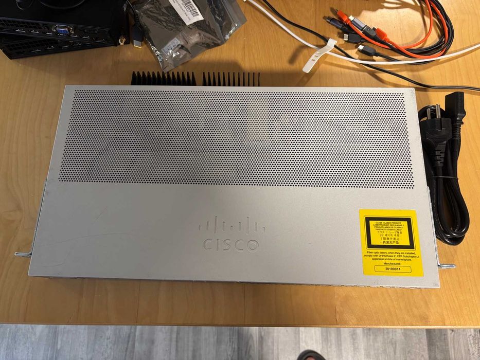 Cisco WS-C2960L-24PS-LL