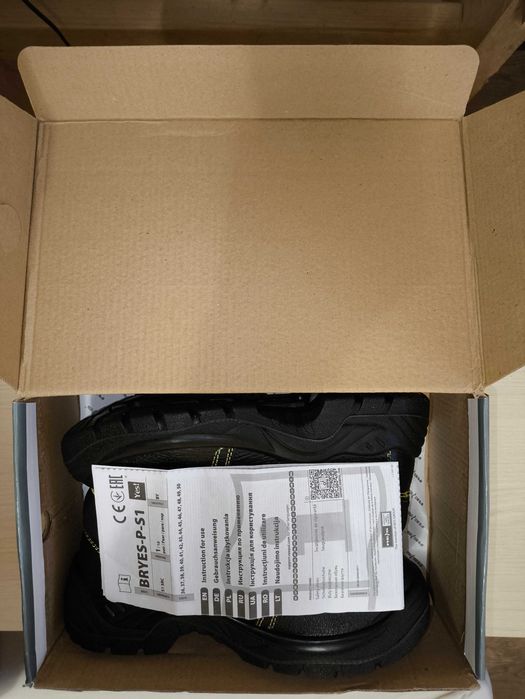 Buty robocze nowe 38 czarne sznurowane