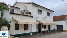 Moradia com Espaço Comercial em Pias