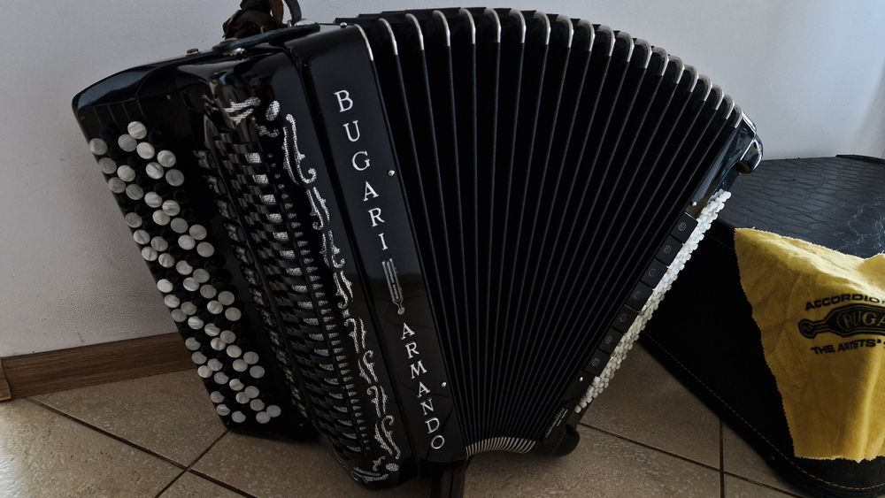 Akordeon Bugari Armando Kanałowy