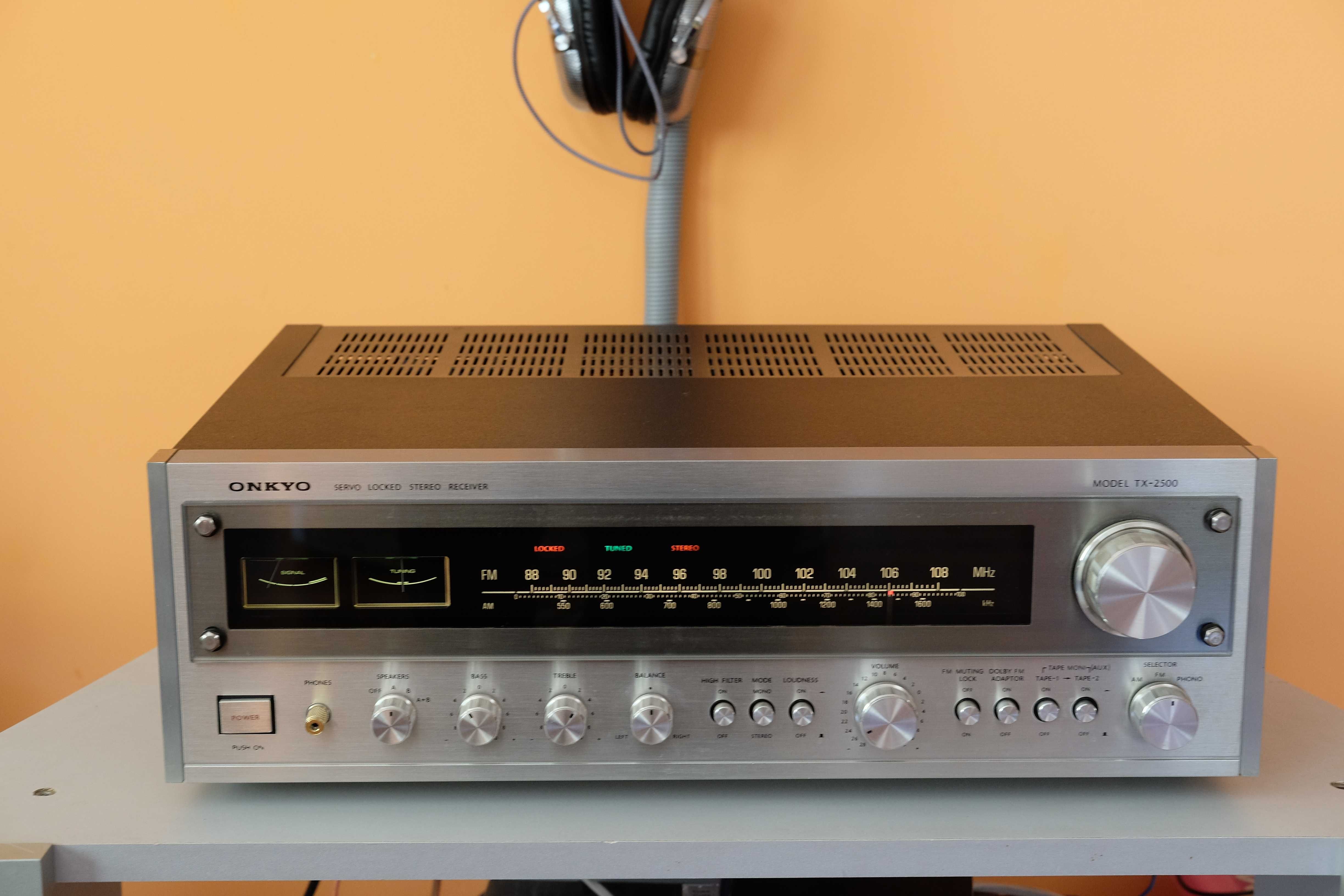 Amplituner ONKYO TX- 2500  2x40 Watt / 4 Ohm  1977 / 1978