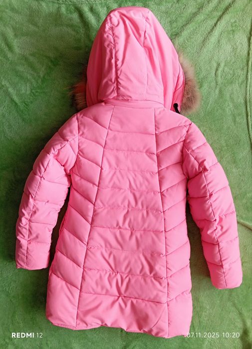 Зимова куртка на дівчинку