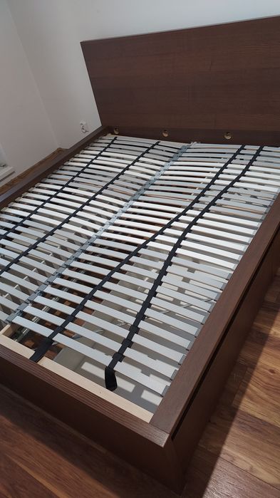 Łóżko Malm Ikea 200x180 z pojemnikami