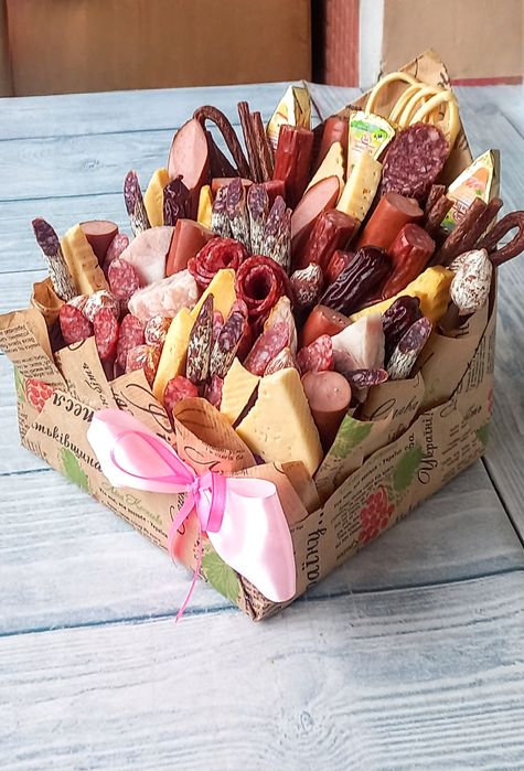 Смачні букети,Бокси,М'ясні торти на замовлення.Доставка по м.Бердичів