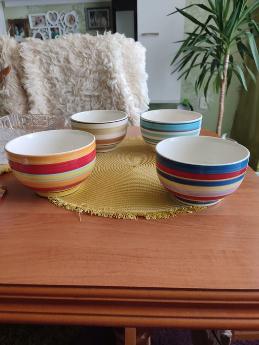 Продаю нові керамічні миски салатниці  та скляні салатниці на ніжках