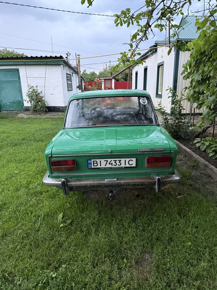Продам ваз 2103.