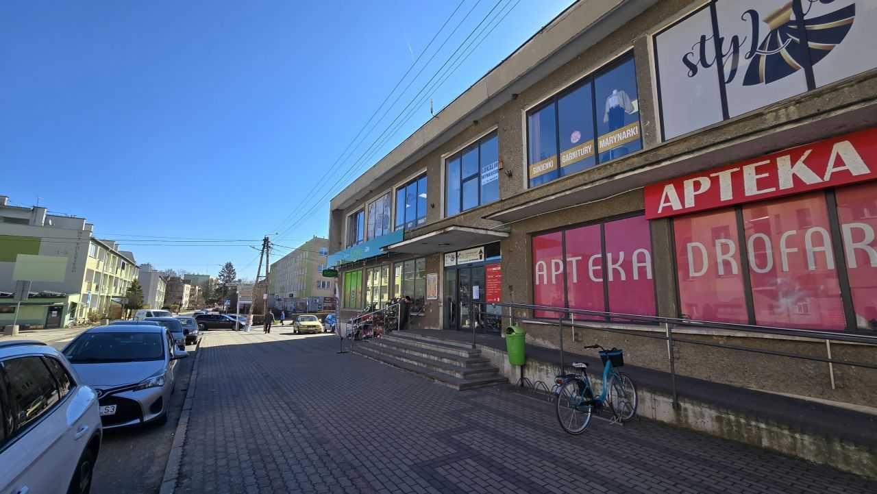 Sklep, lokal handlowy usługowy, Centrum, Pawilon Kietrz, Żabka, Apteka