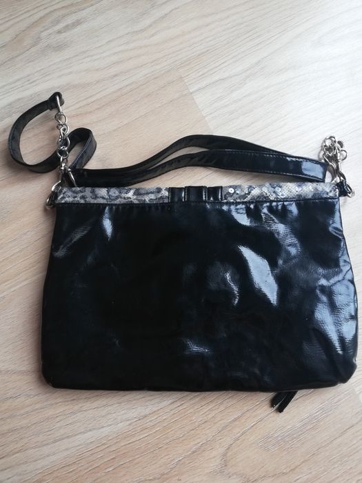 Torebka czarna ze wstawką z motywem zwierzęcym z cekinami