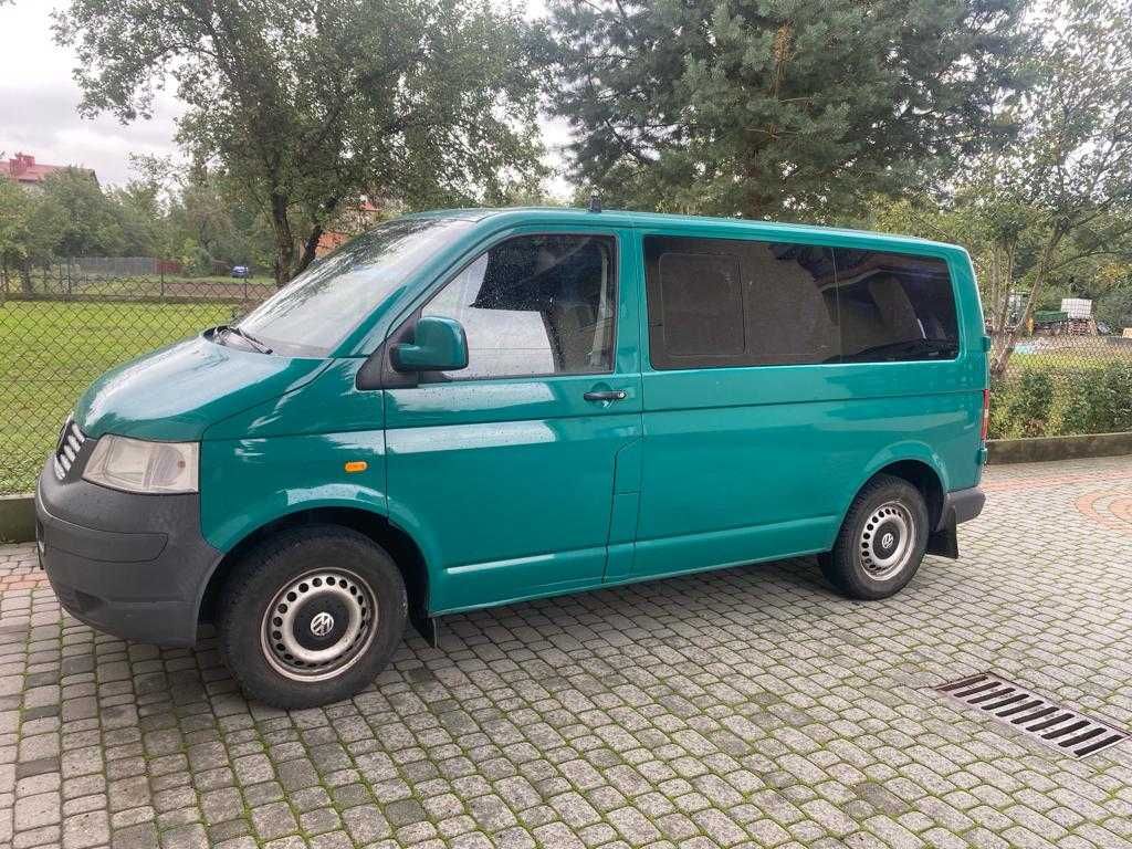 VW TRANSPORTER z siedzeniami