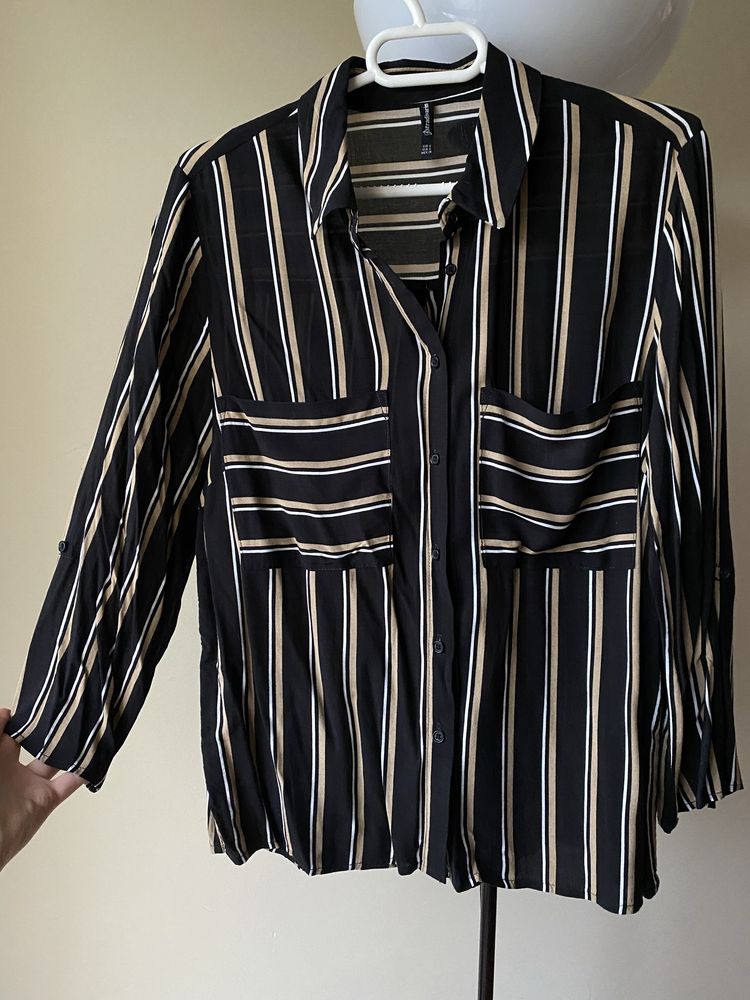 Camisa preta às riscas / Black striped shirt