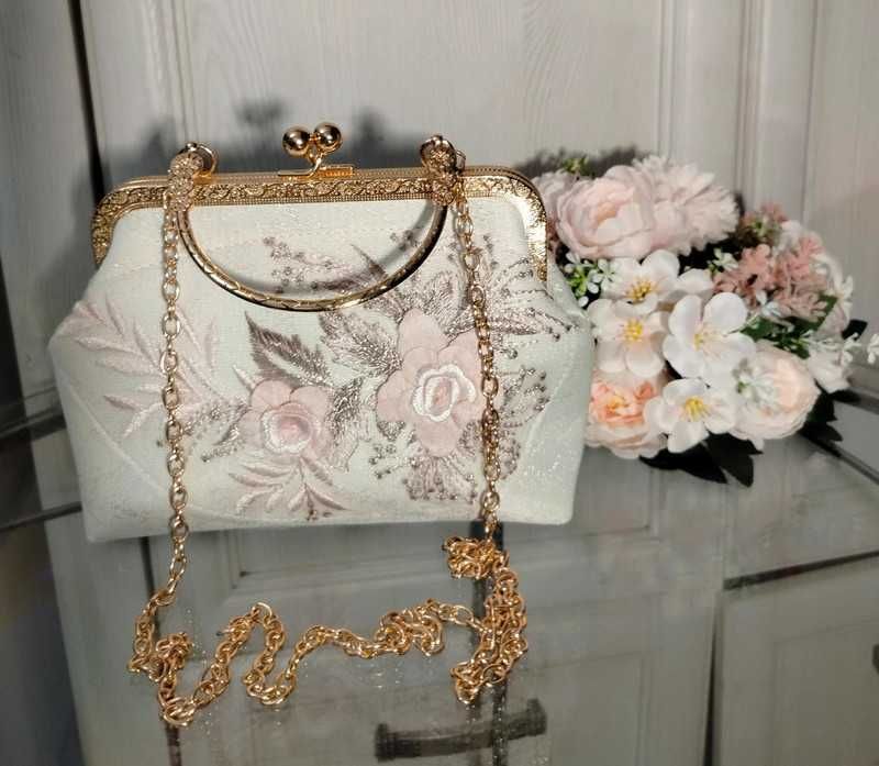 torebka wizytowa kuferek vintage lolita haftowana lolita ślub wesele