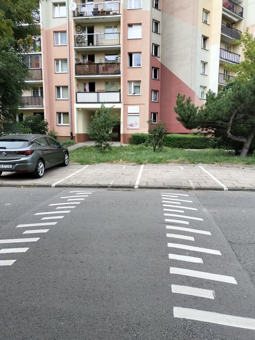 Pokój 12m2 w mieszkaniu 3pokojowym