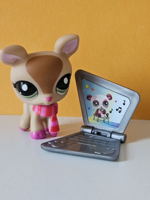 Śliczna sarenka z dodatkami