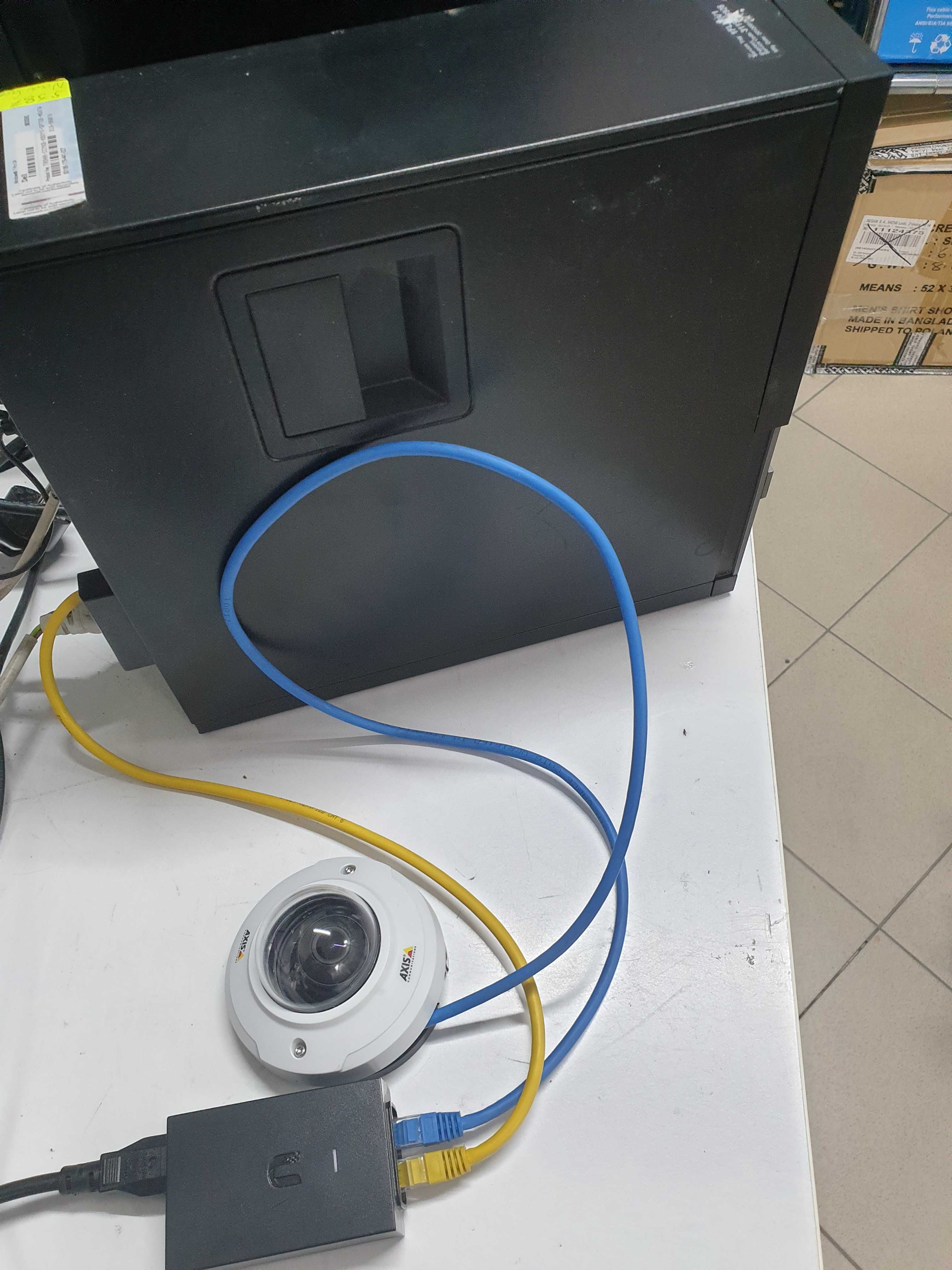 Licznik wejść  klientów do sklepu cały zestaw AXIS M3044-V kamera + ko