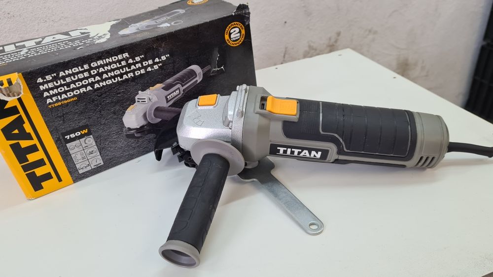 Szlifierka kątowa sieciowa TITAN TTB878GRD