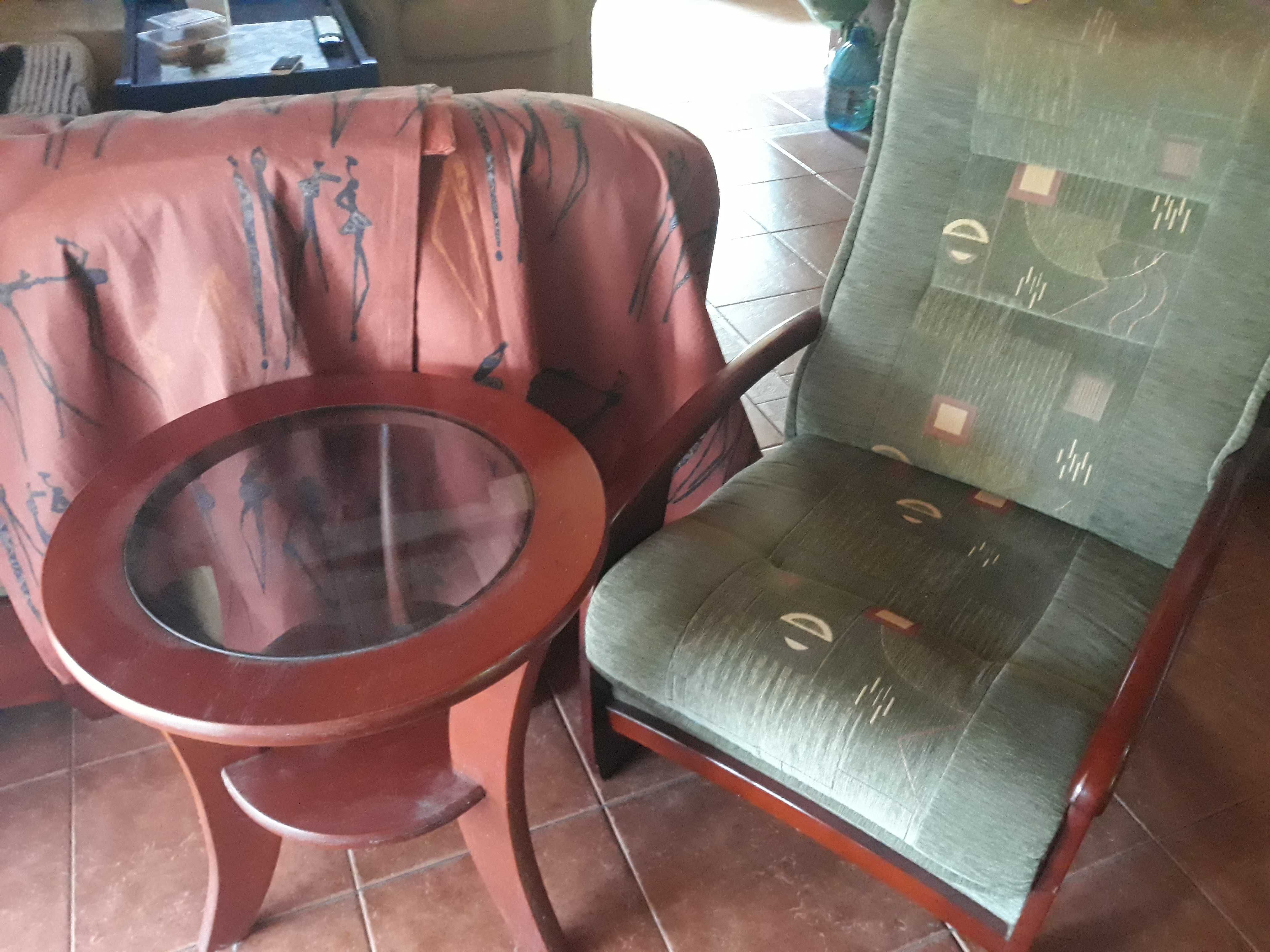 Solidne drewniane 2 fotele + stolik kawowy + narzuty