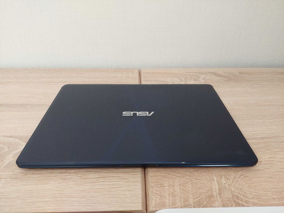 Легкий и красивый ультрабук ноутбук Asus Zenbook U331u i5-8250u 8G Тач