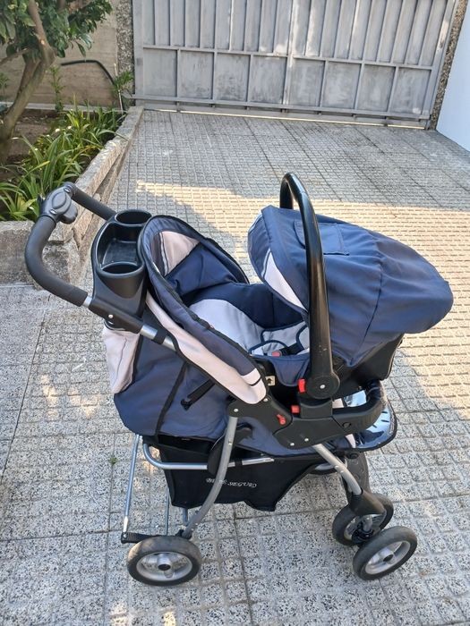 Carrinho de bebé com babycook