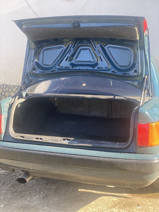 Audi 100 2.3 бензин 1993р.