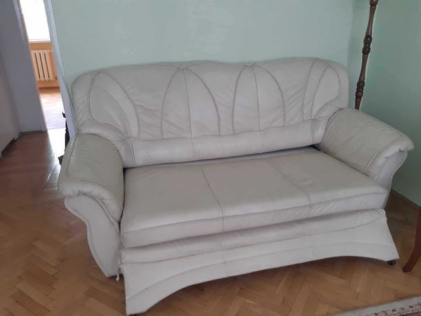 Sofa (rozkładana kanapa), zużyta