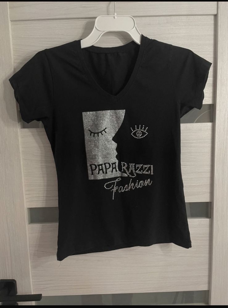 Bluzka Paparazzi Fashion, czarny t-shirt,