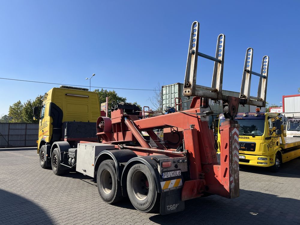 Holownik Volvo FH 4 osiowy - Mocna zabudowa - Sterowanie bezprzewodowe