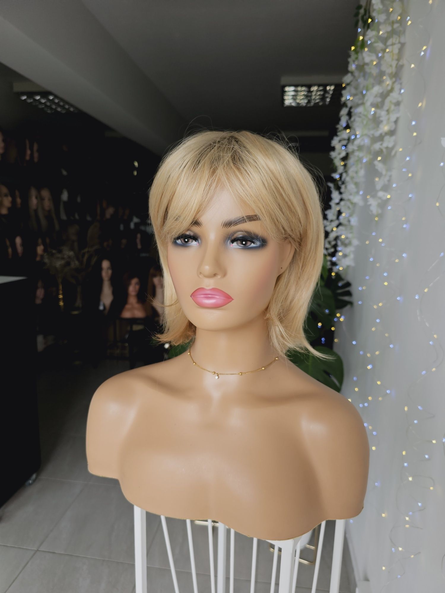 Peruka mieszana Krysia słoneczny blond z odrostem naturalna fryzura