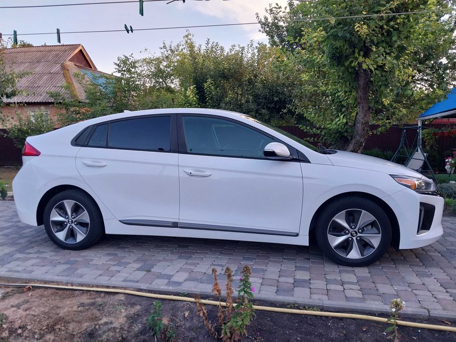 Автомобіль Hyundai Ioniq
