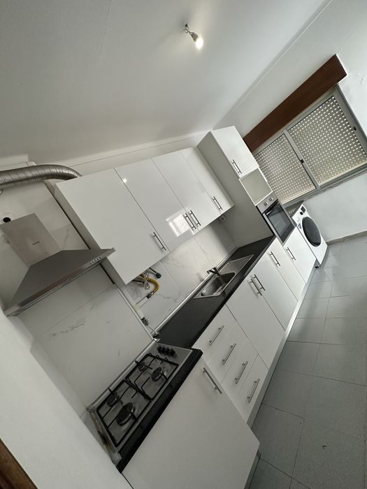 QUARTO c varanda e tv para casal c/s filho no Barreiro