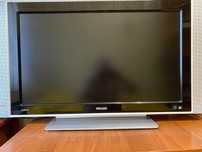 Продам два пульти на  Philips  Flat TV 32 дюйми