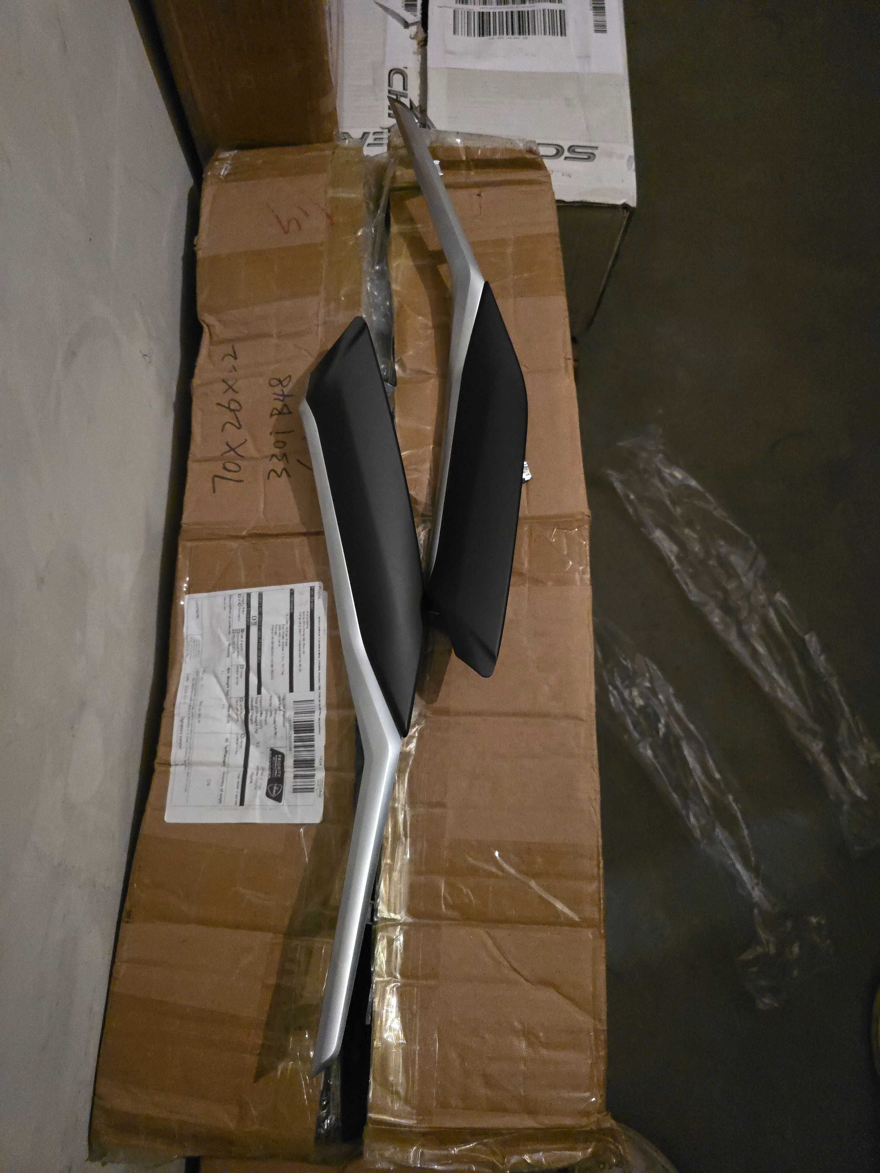 Encosto de Joelho BMW Série 3 G20 Preto Consola Central