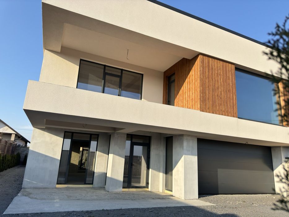 Продаж сусасного будинку - Щасливе