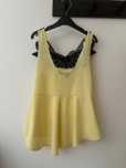 Top amarelo e preto