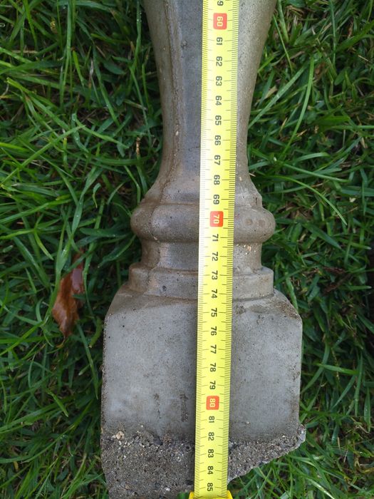 Balaústres em cimento 9 unidades, medidas 83/11cm